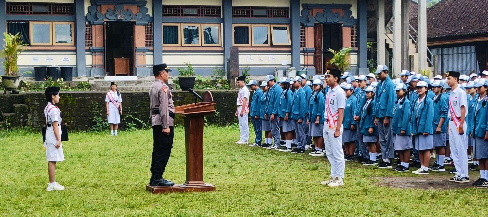 UPACARA BENDERA MEMPERINGATI HARI PAHLAWAN